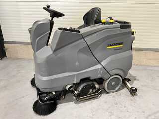 Opzit schrob veeg/zuigmachine dubbele borstels, Karcher, B150R